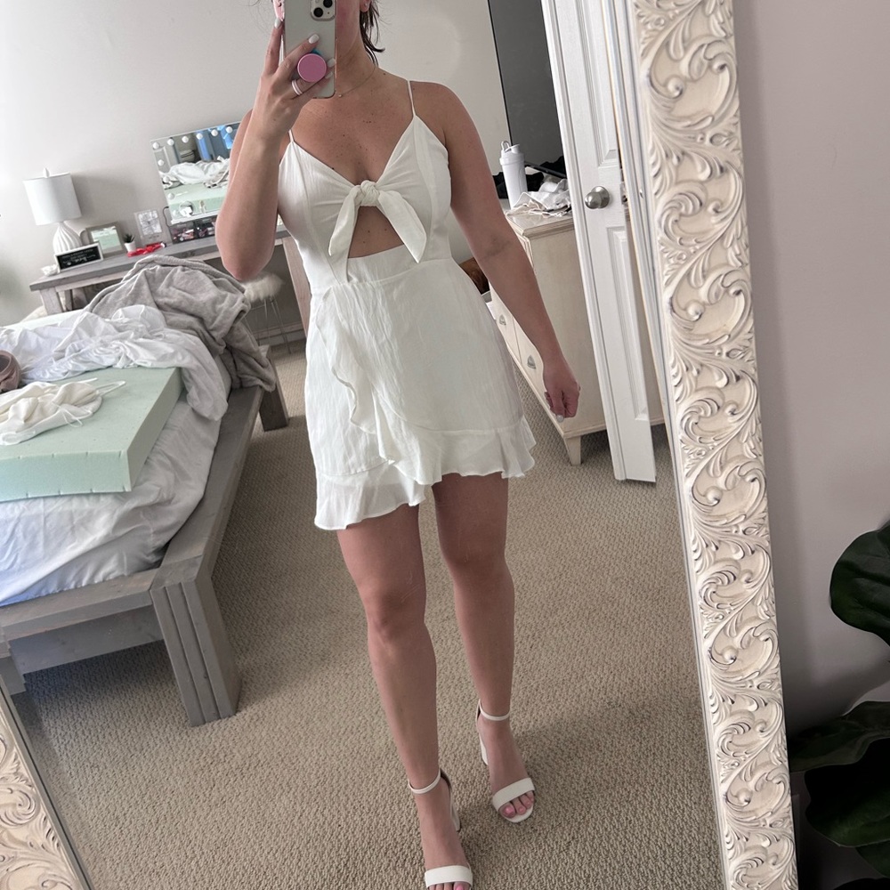 White tie top dress
